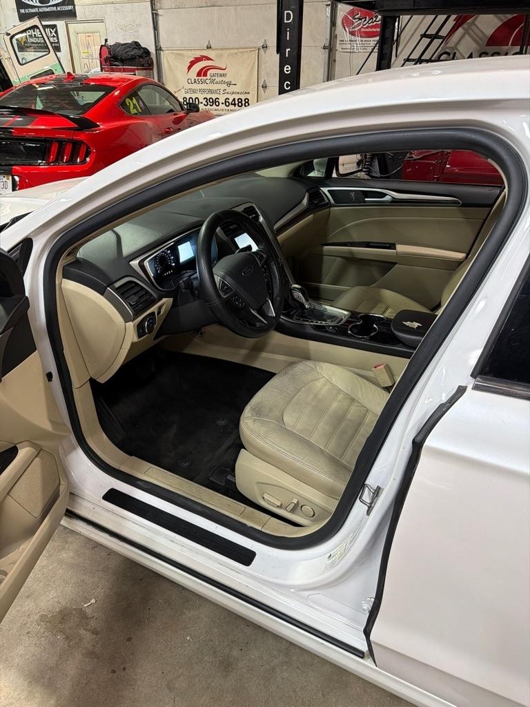 Ford Fusion SE 2015