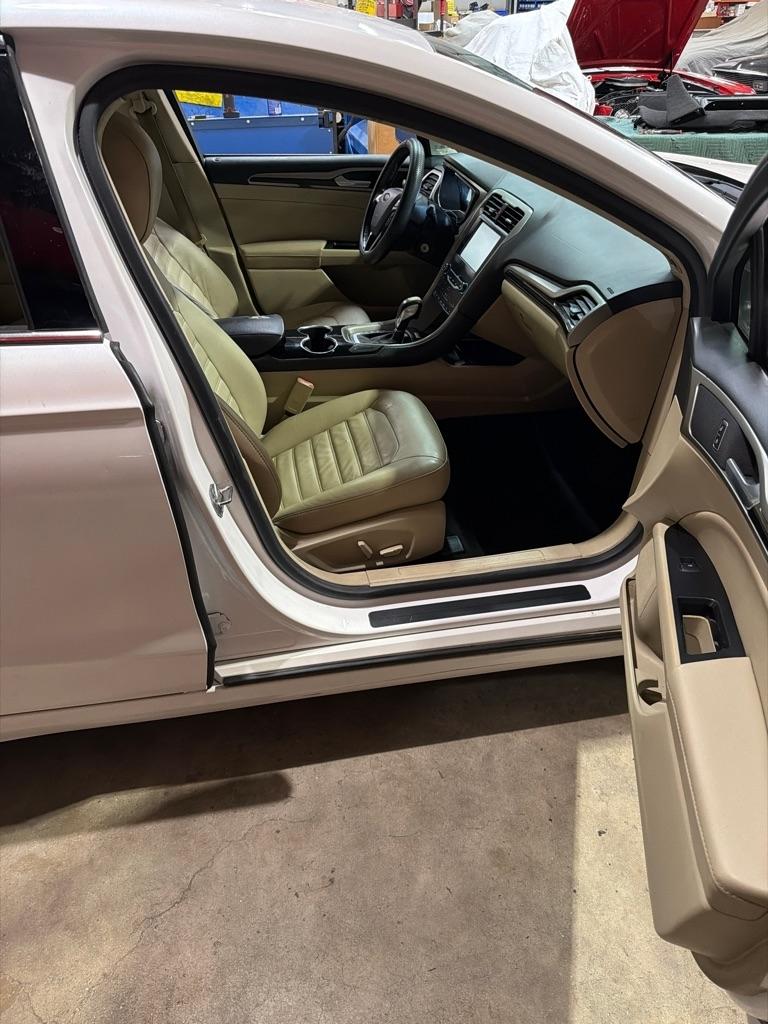 Ford Fusion SE 2015