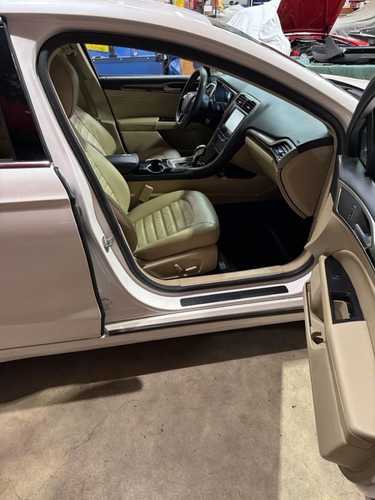 Ford Fusion SE 2015