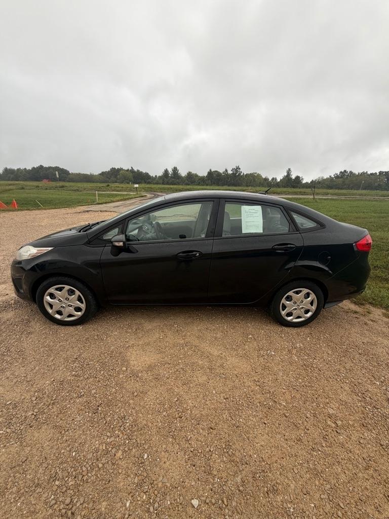 Ford Fiesta SE Sedan 2013