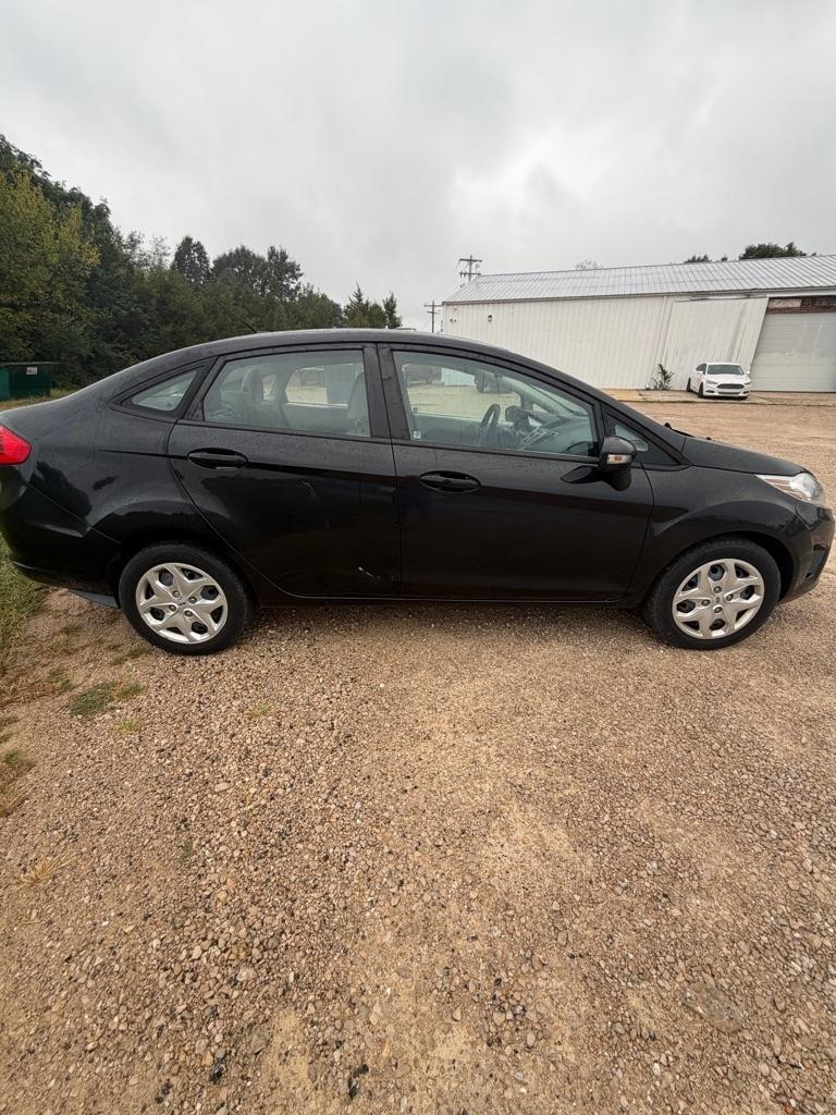 Ford Fiesta SE Sedan 2013
