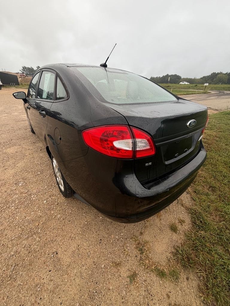 Ford Fiesta SE Sedan 2013