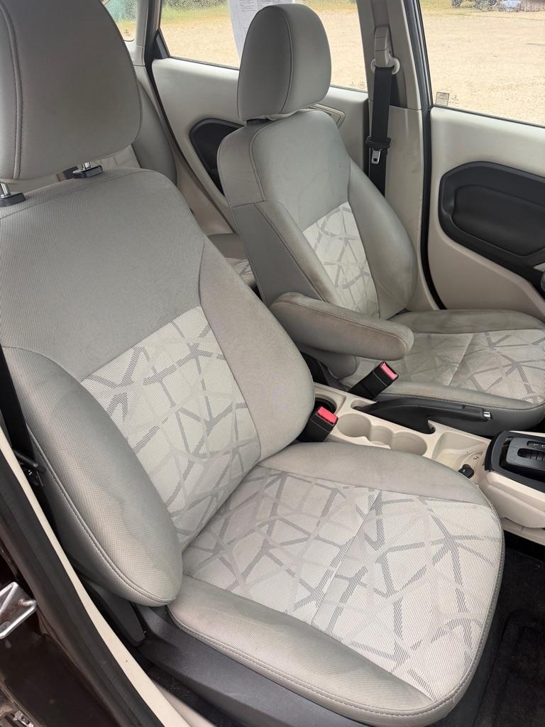 Ford Fiesta SE Sedan 2013