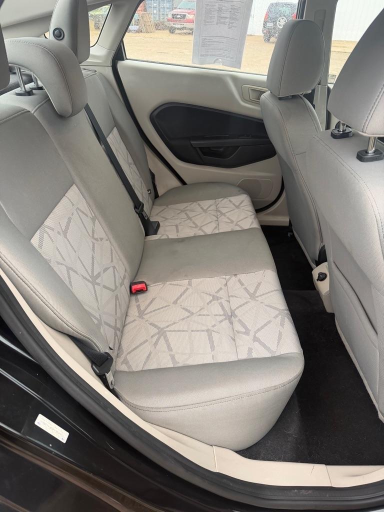 Ford Fiesta SE Sedan 2013