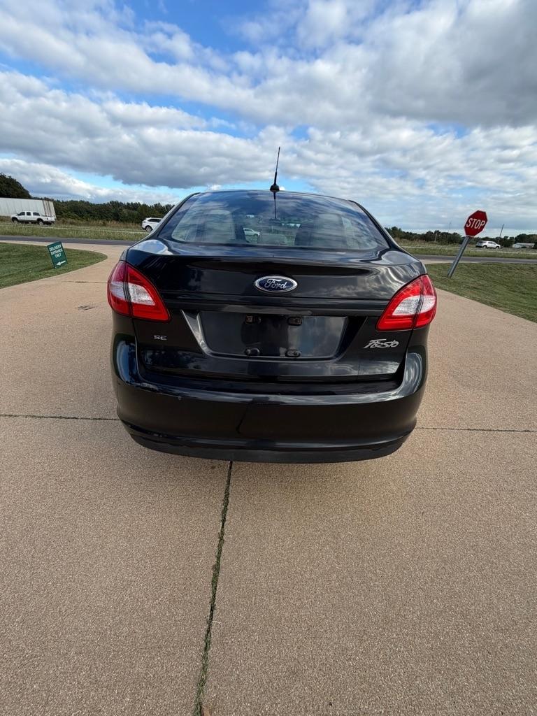 Ford Fiesta SE Sedan 2013