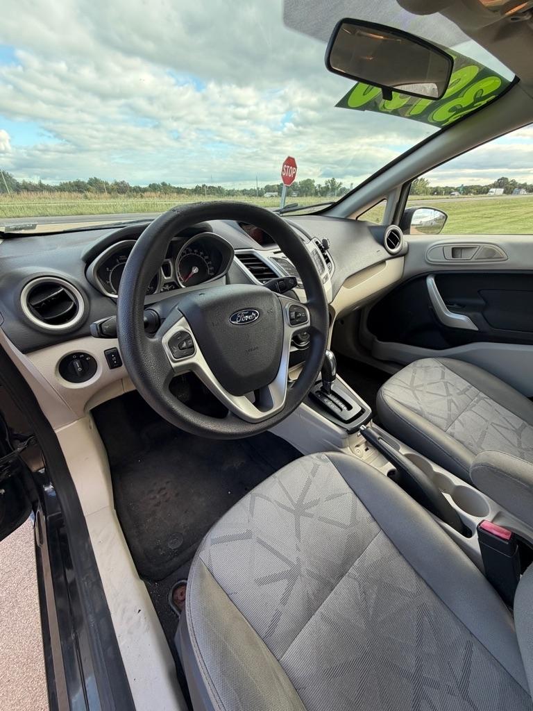 Ford Fiesta SE Sedan 2013