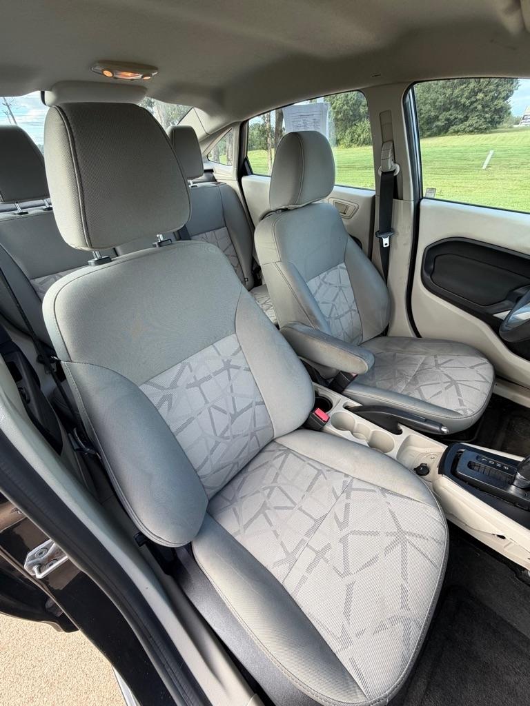 Ford Fiesta SE Sedan 2013