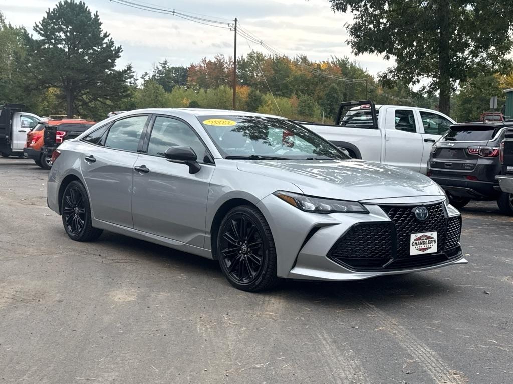 Toyota Avalon Hybrid XSE 2022