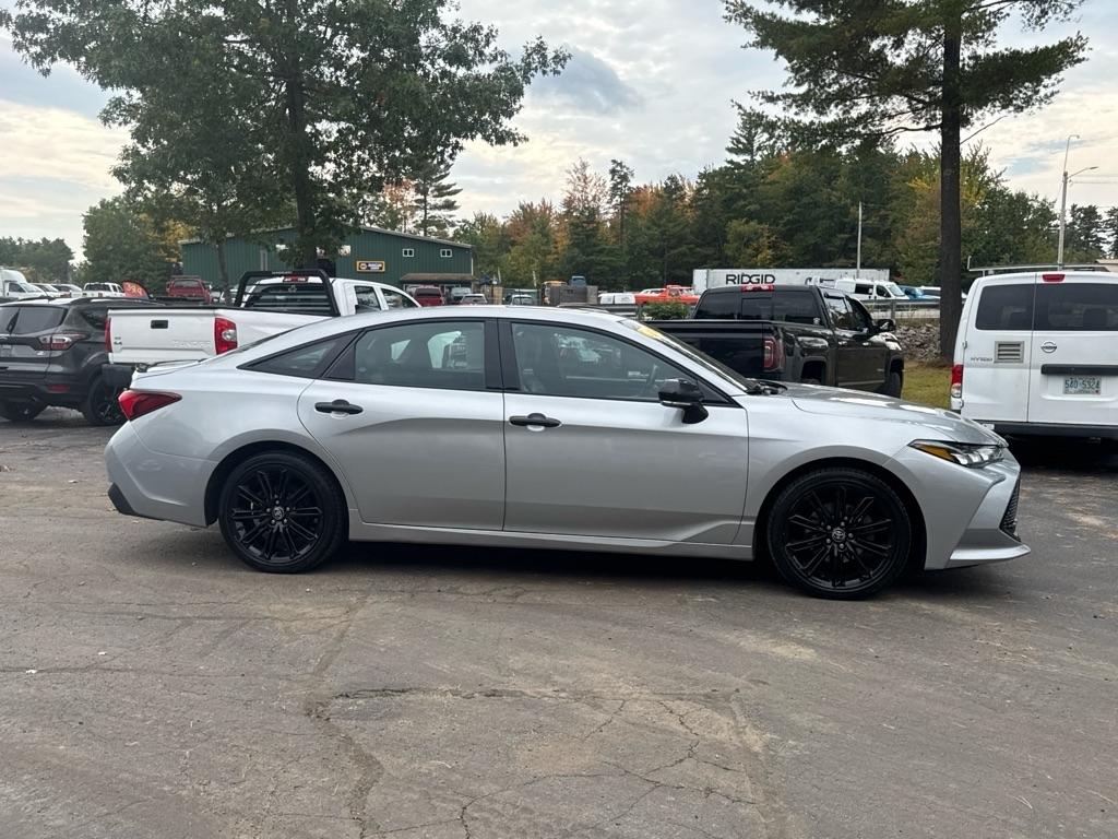 Toyota Avalon Hybrid XSE 2022
