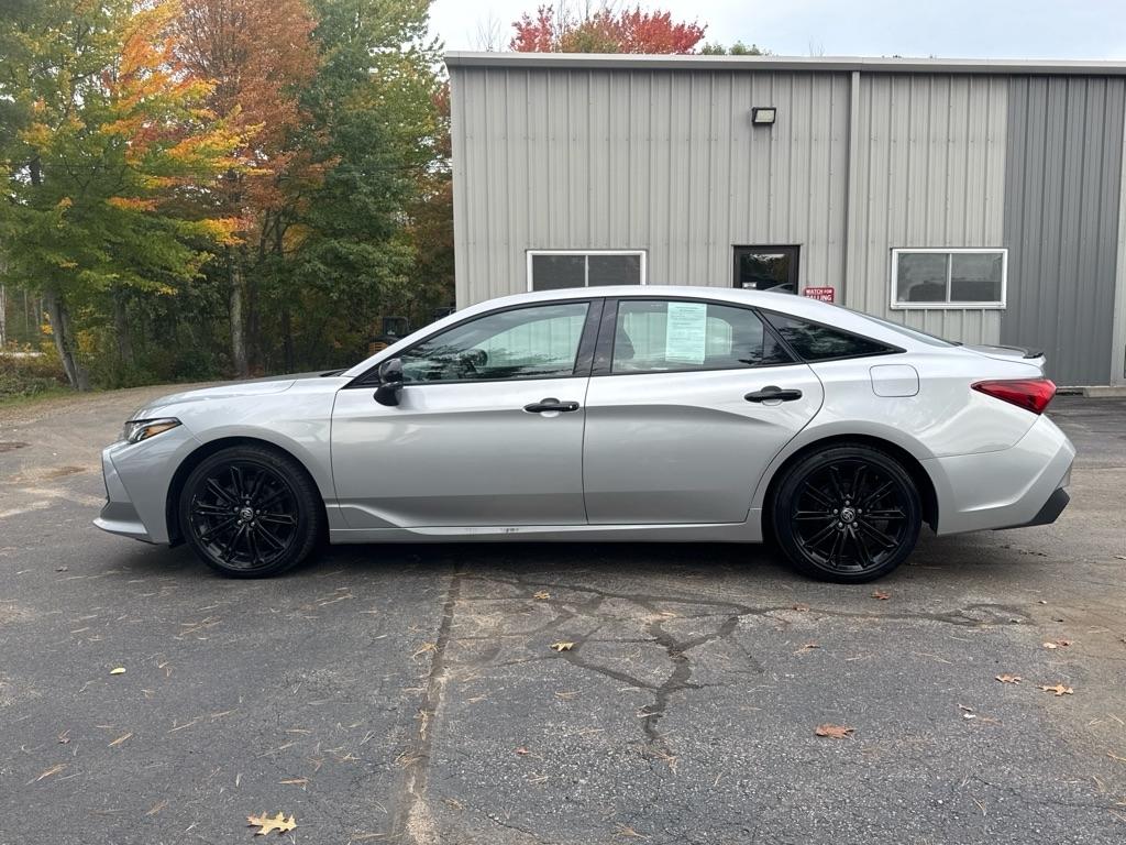 Toyota Avalon Hybrid XSE 2022