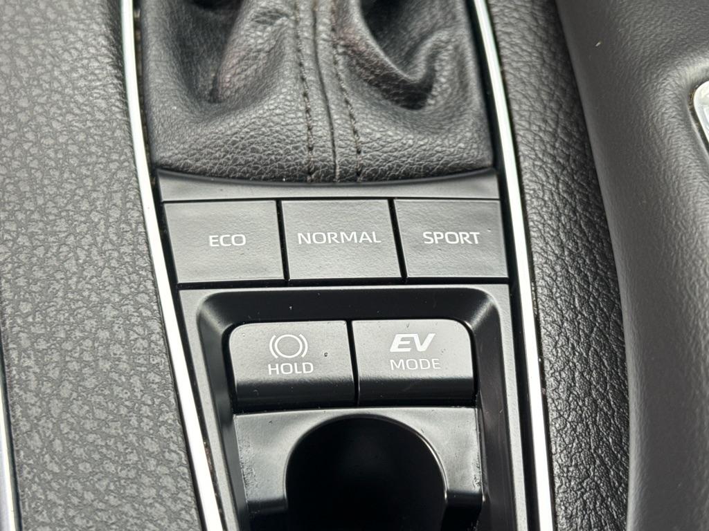 Toyota Avalon Hybrid XSE 2022