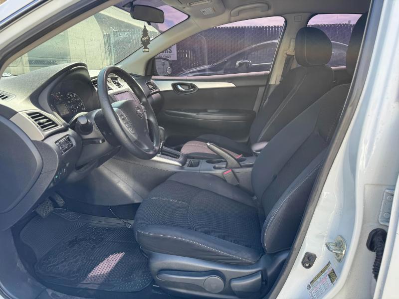 Nissan Sentra S 6MT 2017