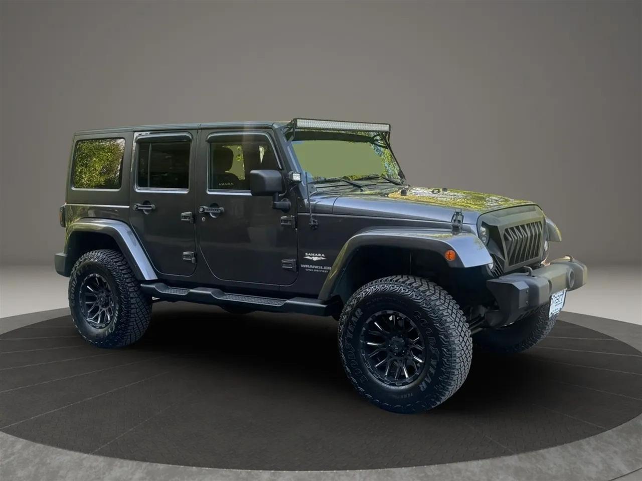 Jeep Wrangler Unlimited Sahara 4WD 2014
