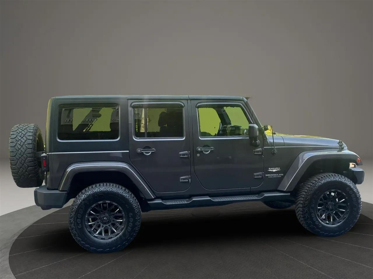 Jeep Wrangler Unlimited Sahara 4WD 2014