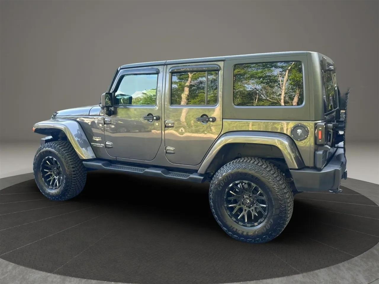 Jeep Wrangler Unlimited Sahara 4WD 2014