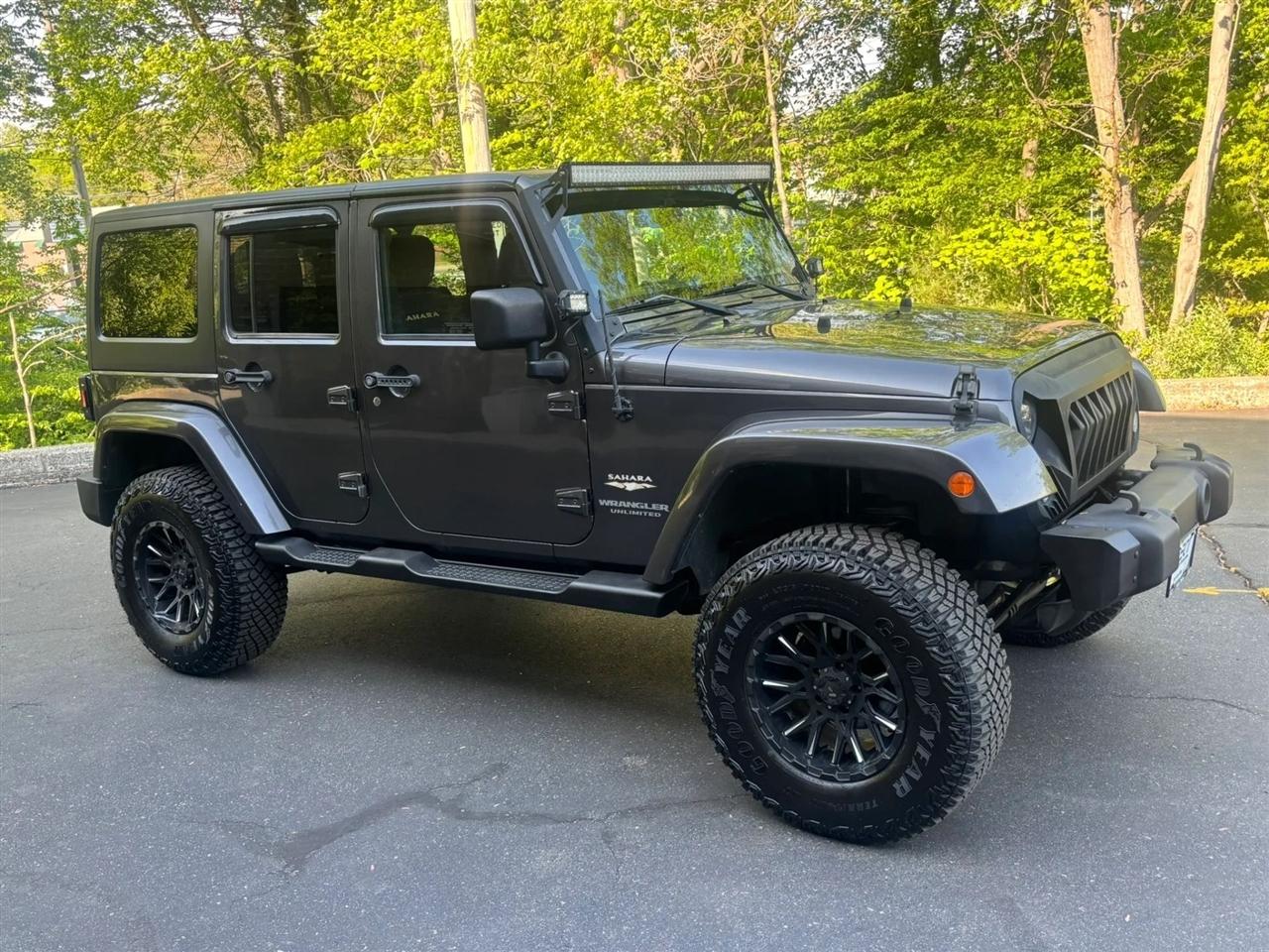 Jeep Wrangler Unlimited Sahara 4WD 2014