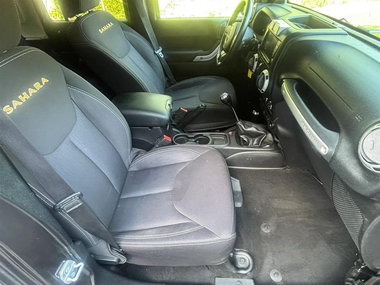 Jeep Wrangler Unlimited Sahara 4WD 2014