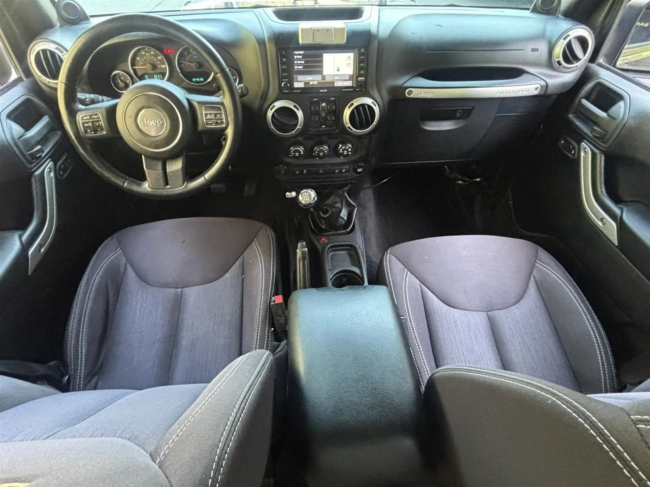 Jeep Wrangler Unlimited Sahara 4WD 2014