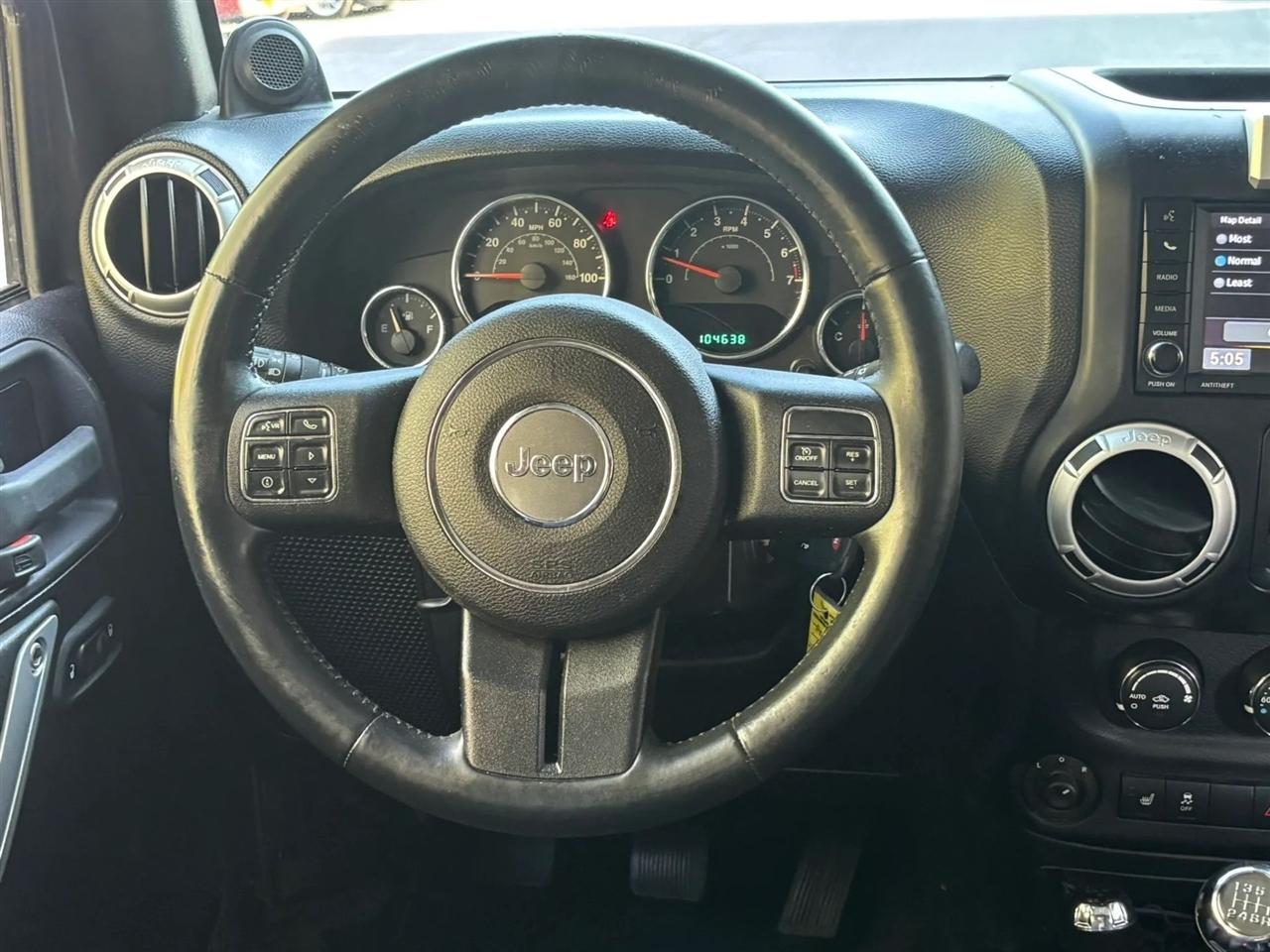 Jeep Wrangler Unlimited Sahara 4WD 2014