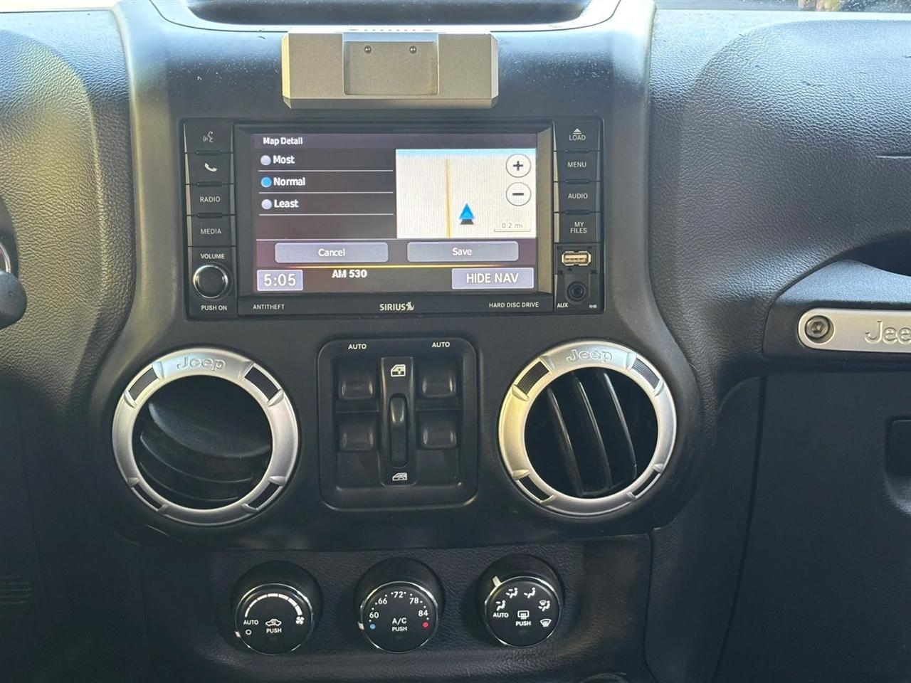 Jeep Wrangler Unlimited Sahara 4WD 2014