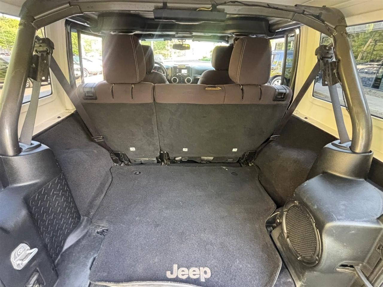 Jeep Wrangler Unlimited Sahara 4WD 2014