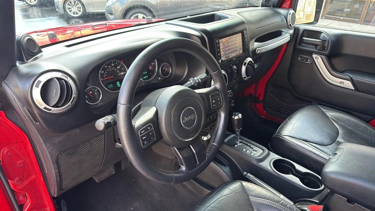 Jeep Wrangler Unlimited Sahara 4WD 2014