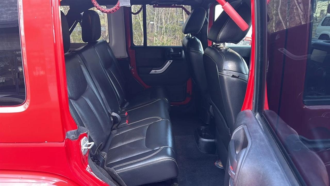 Jeep Wrangler Unlimited Sahara 4WD 2014