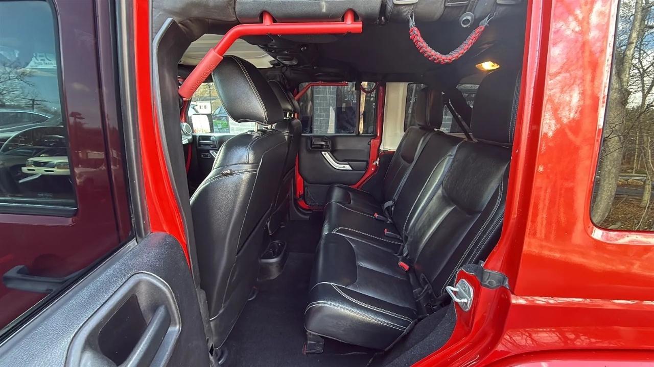 Jeep Wrangler Unlimited Sahara 4WD 2014
