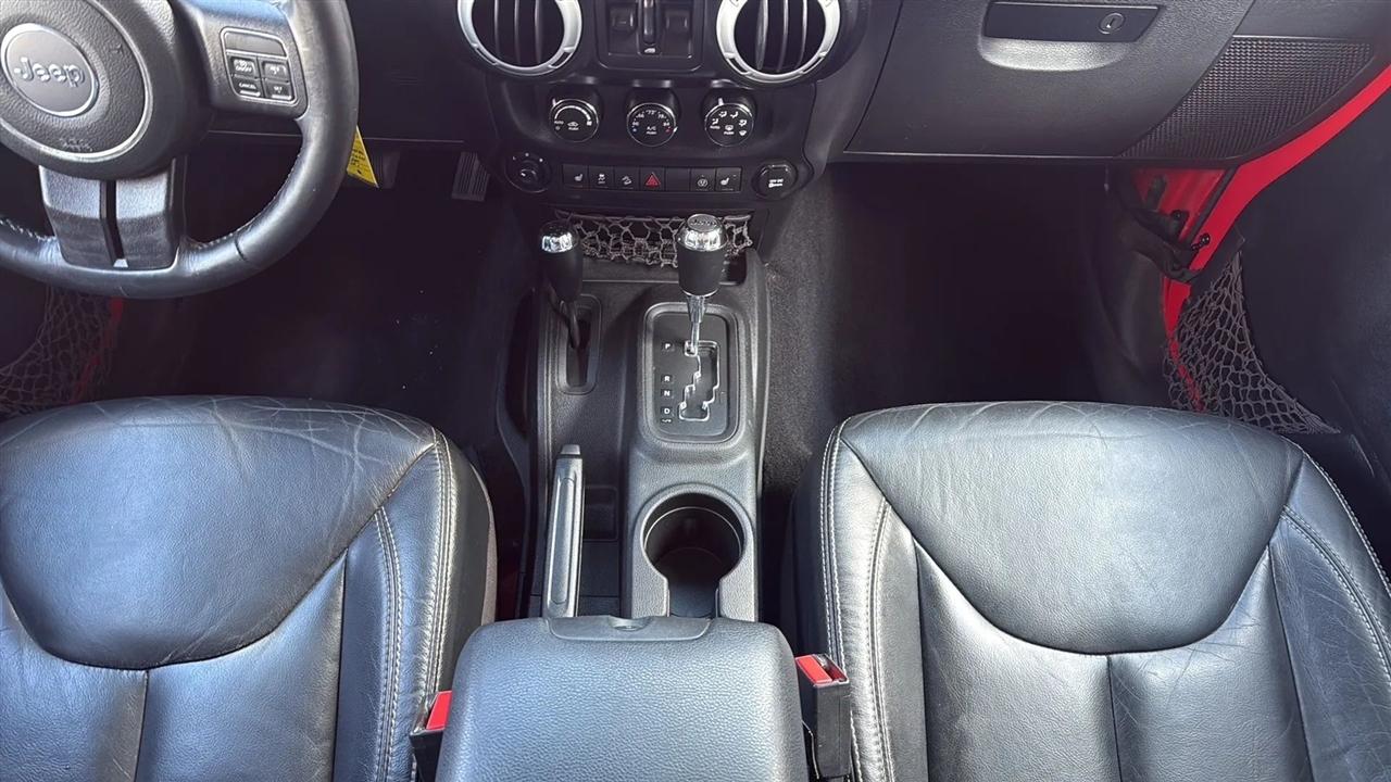 Jeep Wrangler Unlimited Sahara 4WD 2014