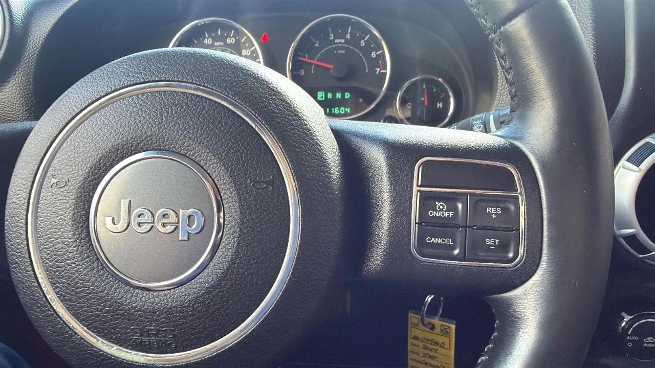 Jeep Wrangler Unlimited Sahara 4WD 2014