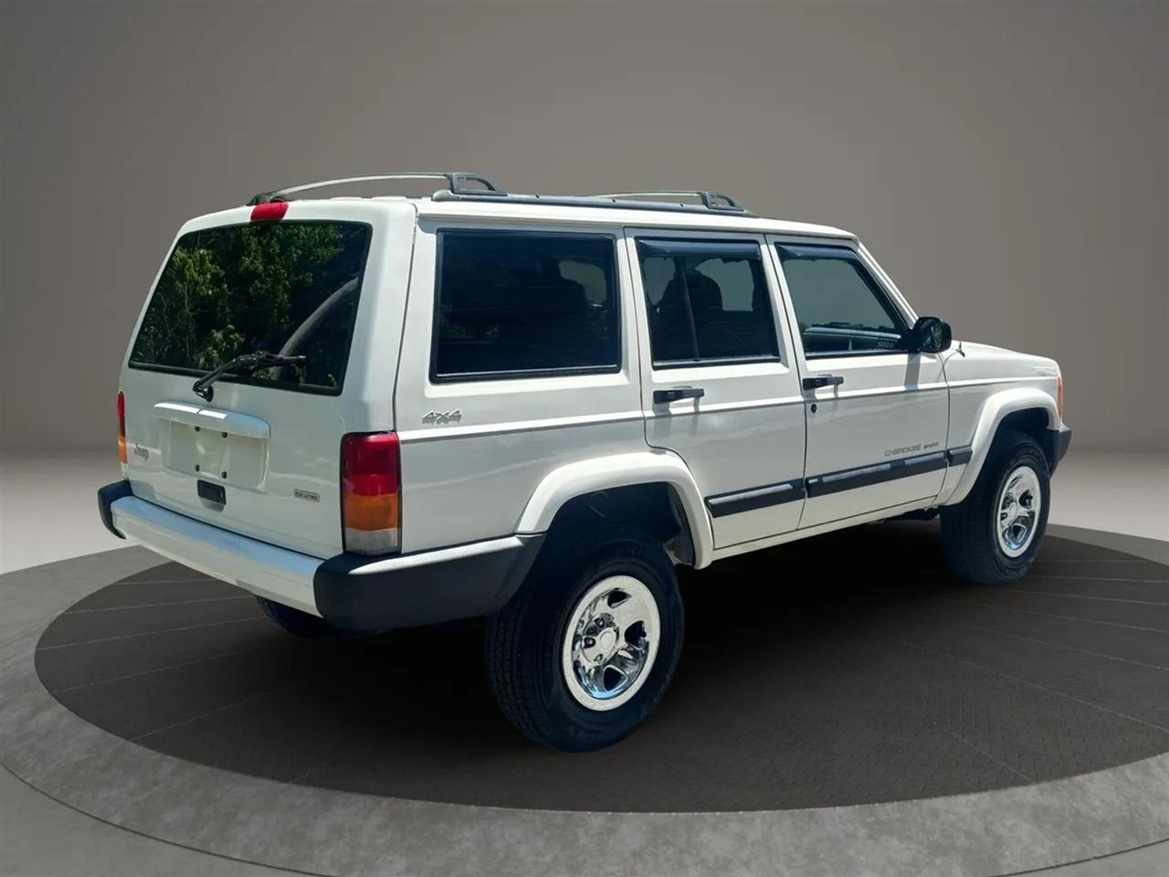 Jeep Cherokee Sport 4-Door 4WD 2000