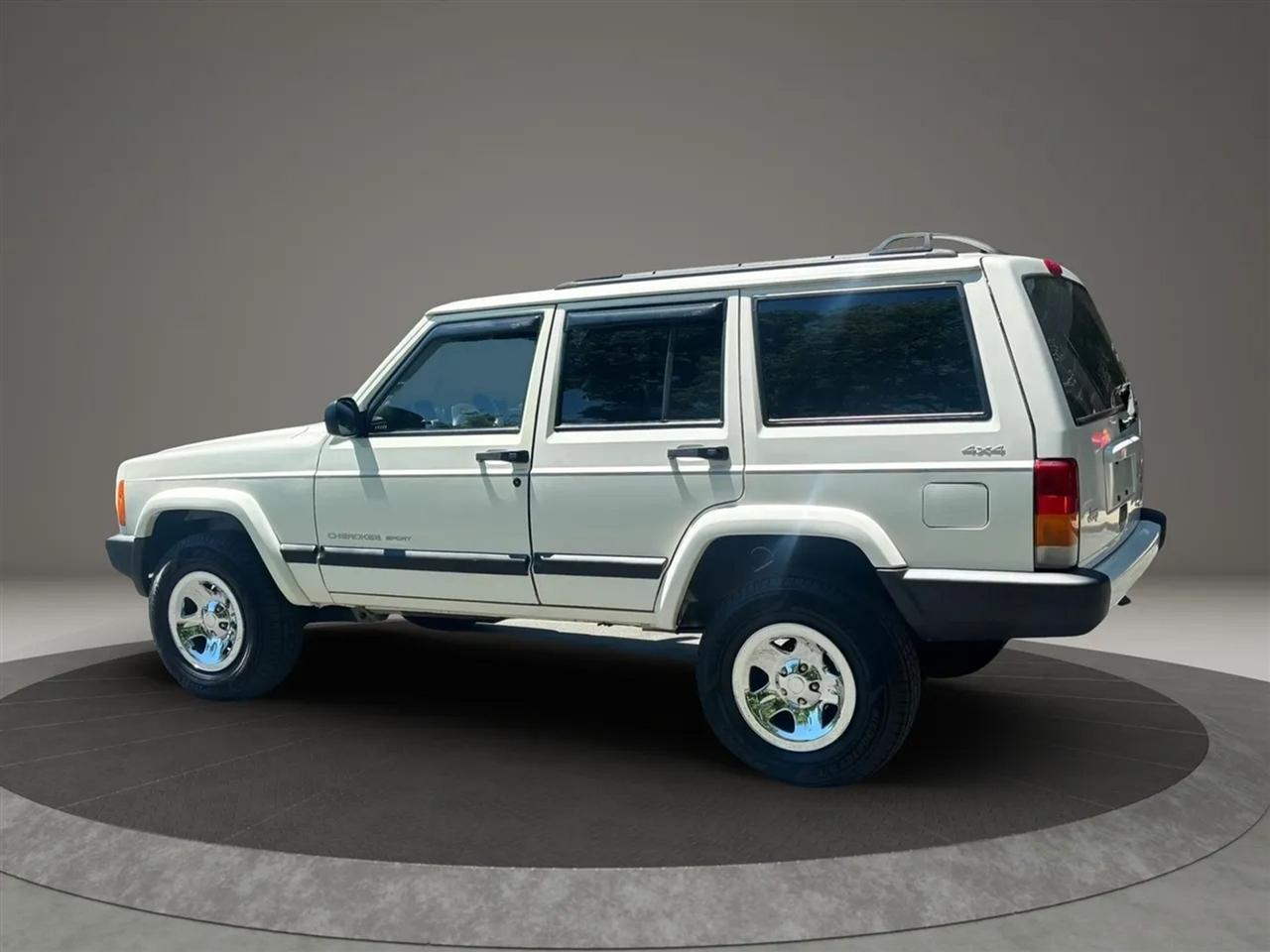Jeep Cherokee Sport 4-Door 4WD 2000