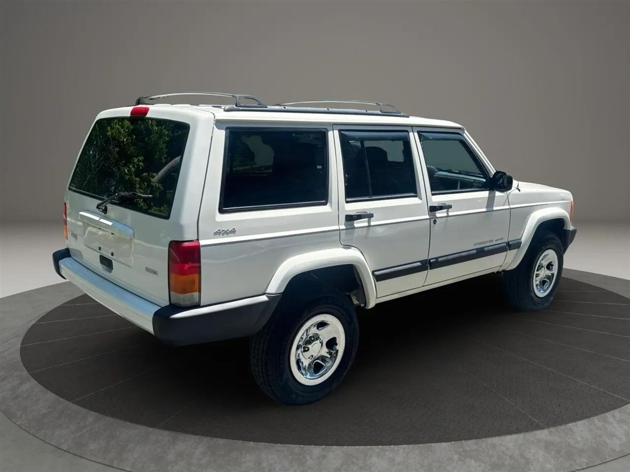 Jeep Cherokee Sport 4-Door 4WD 2000