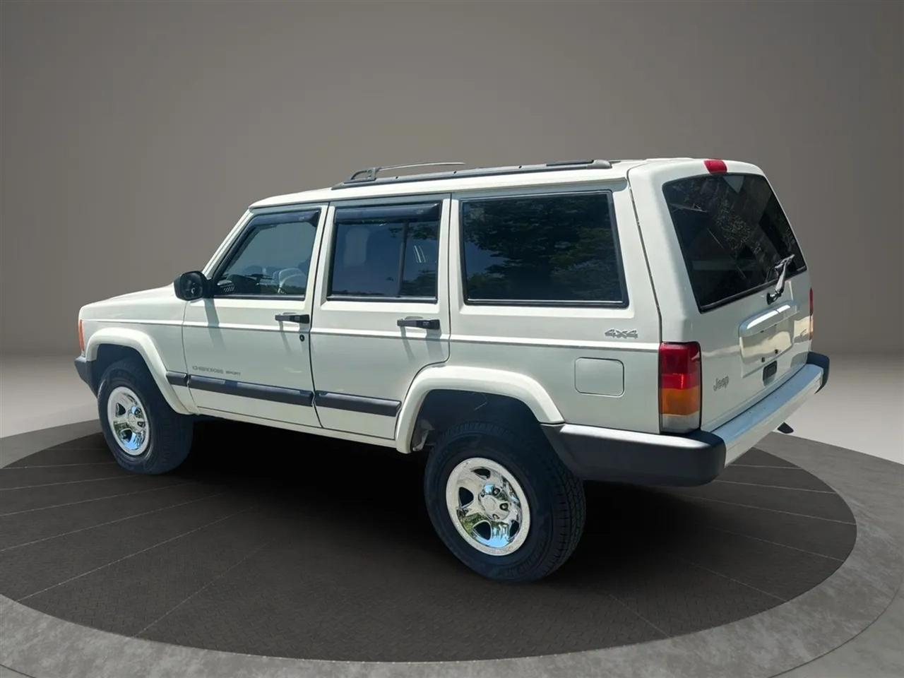 Jeep Cherokee Sport 4-Door 4WD 2000