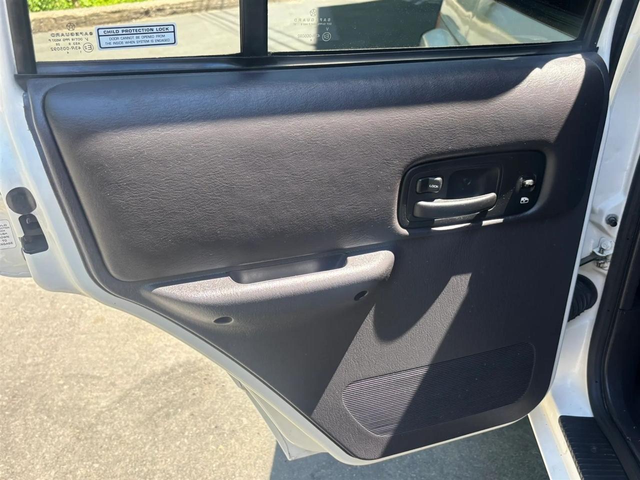 Jeep Cherokee Sport 4-Door 4WD 2000