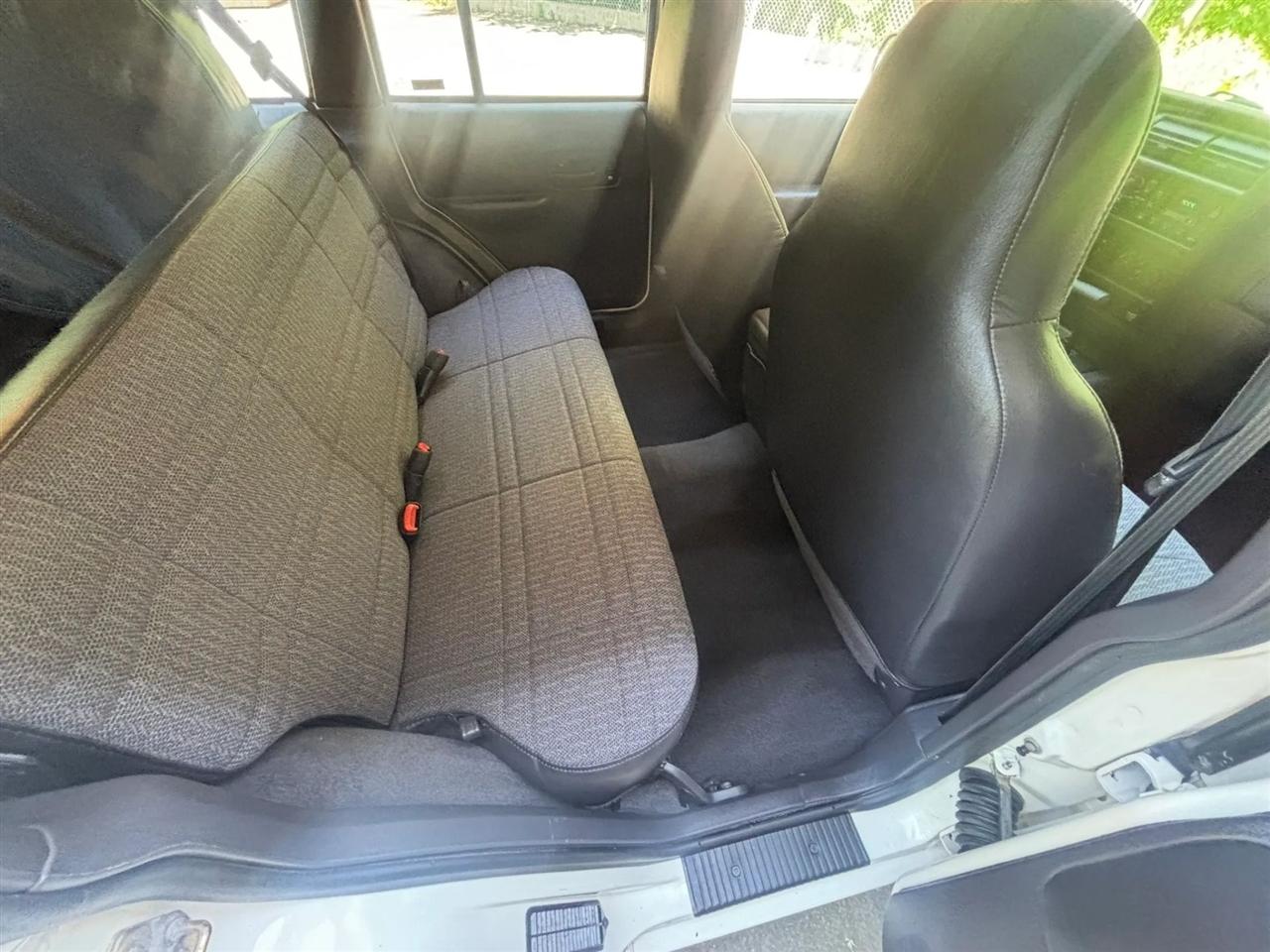 Jeep Cherokee Sport 4-Door 4WD 2000