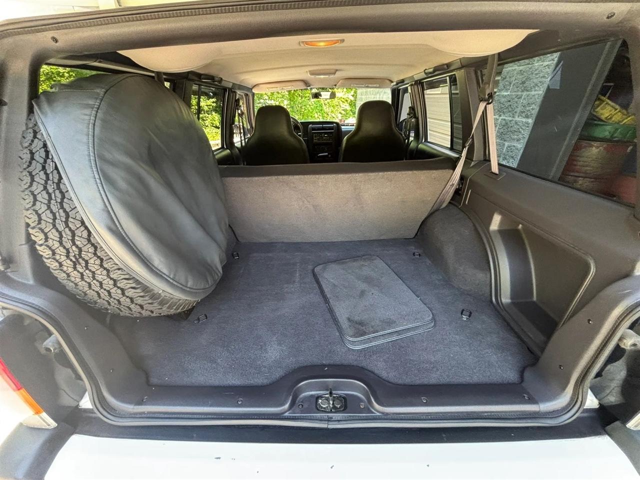 Jeep Cherokee Sport 4-Door 4WD 2000