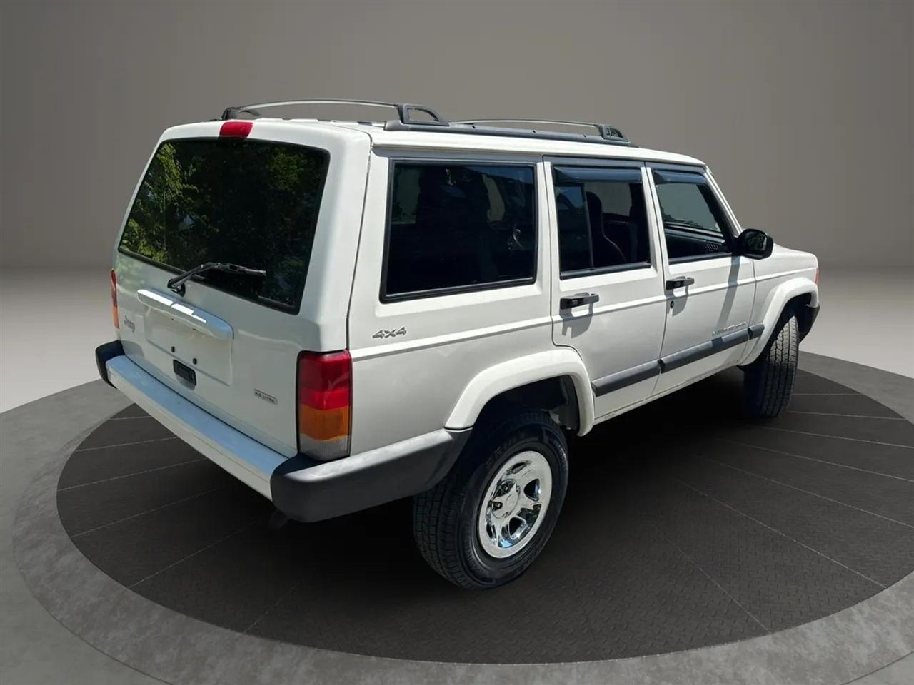 Jeep Cherokee Sport 4-Door 4WD 2000