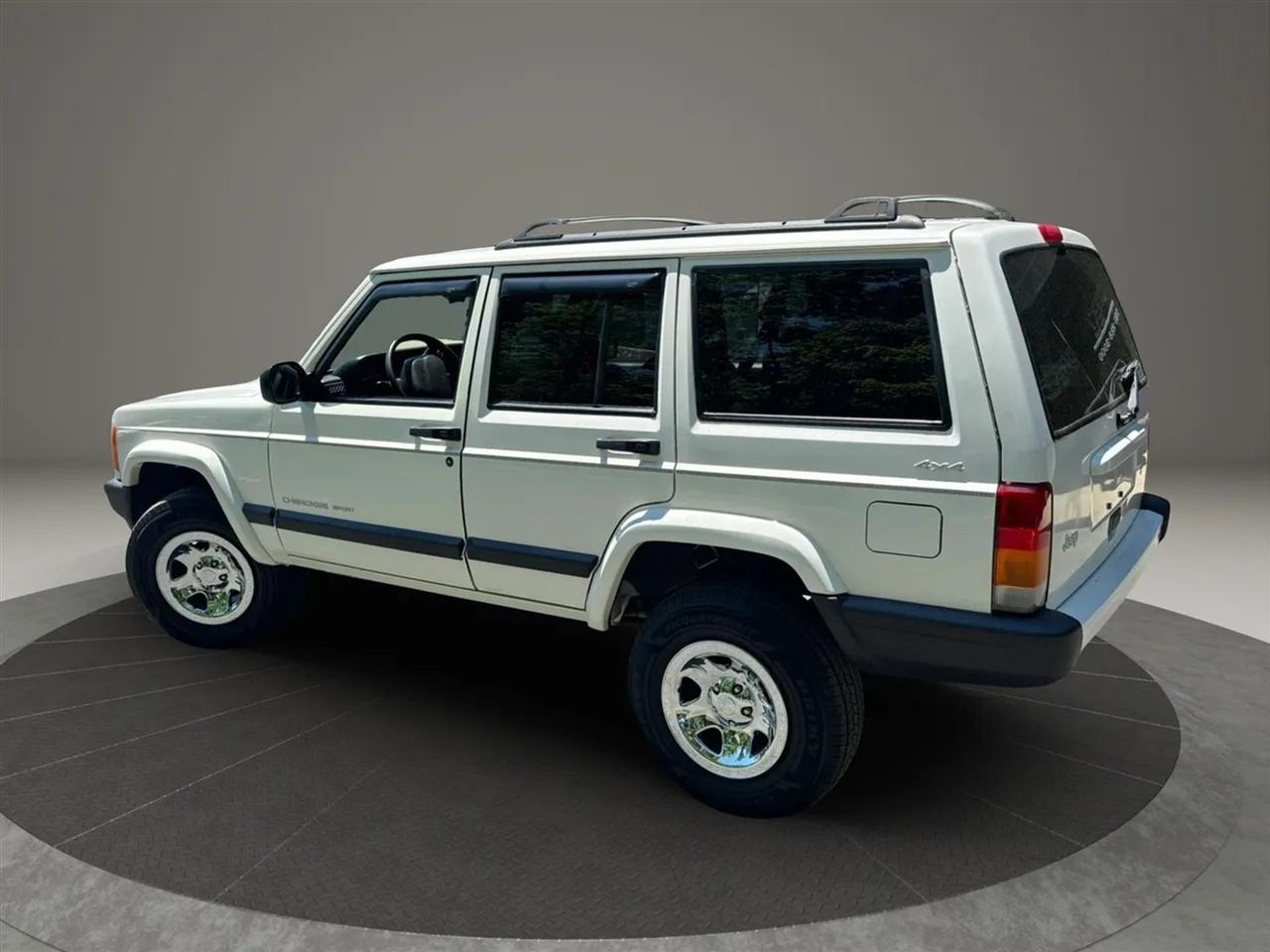 Jeep Cherokee Sport 4-Door 4WD 2000