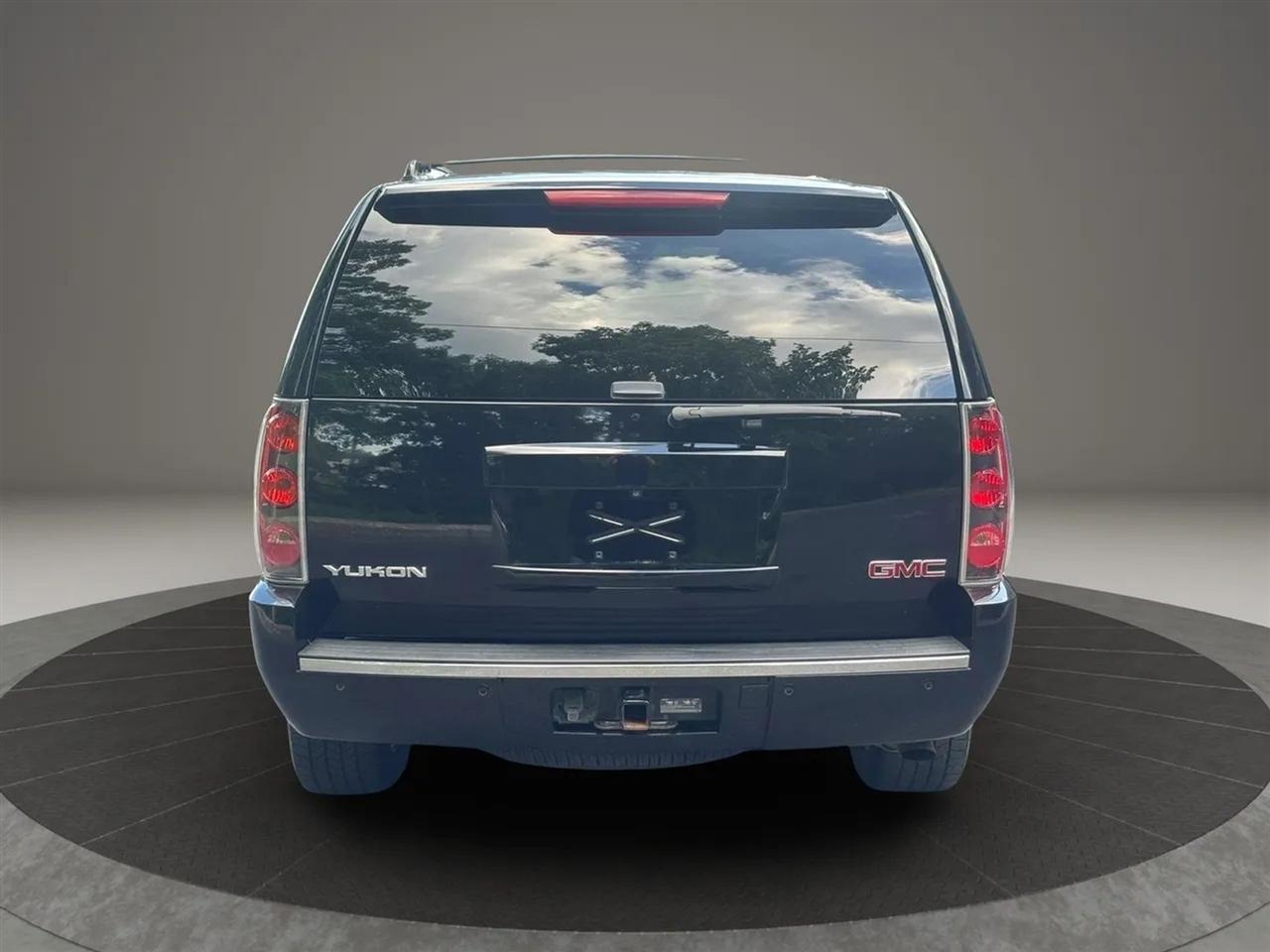 GMC Yukon Denali 4WD 2014