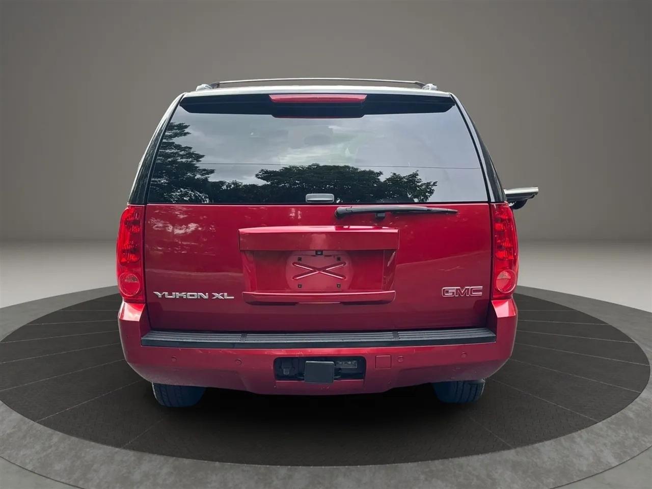 GMC Yukon XL SLT 1/2 Ton 4WD 2013