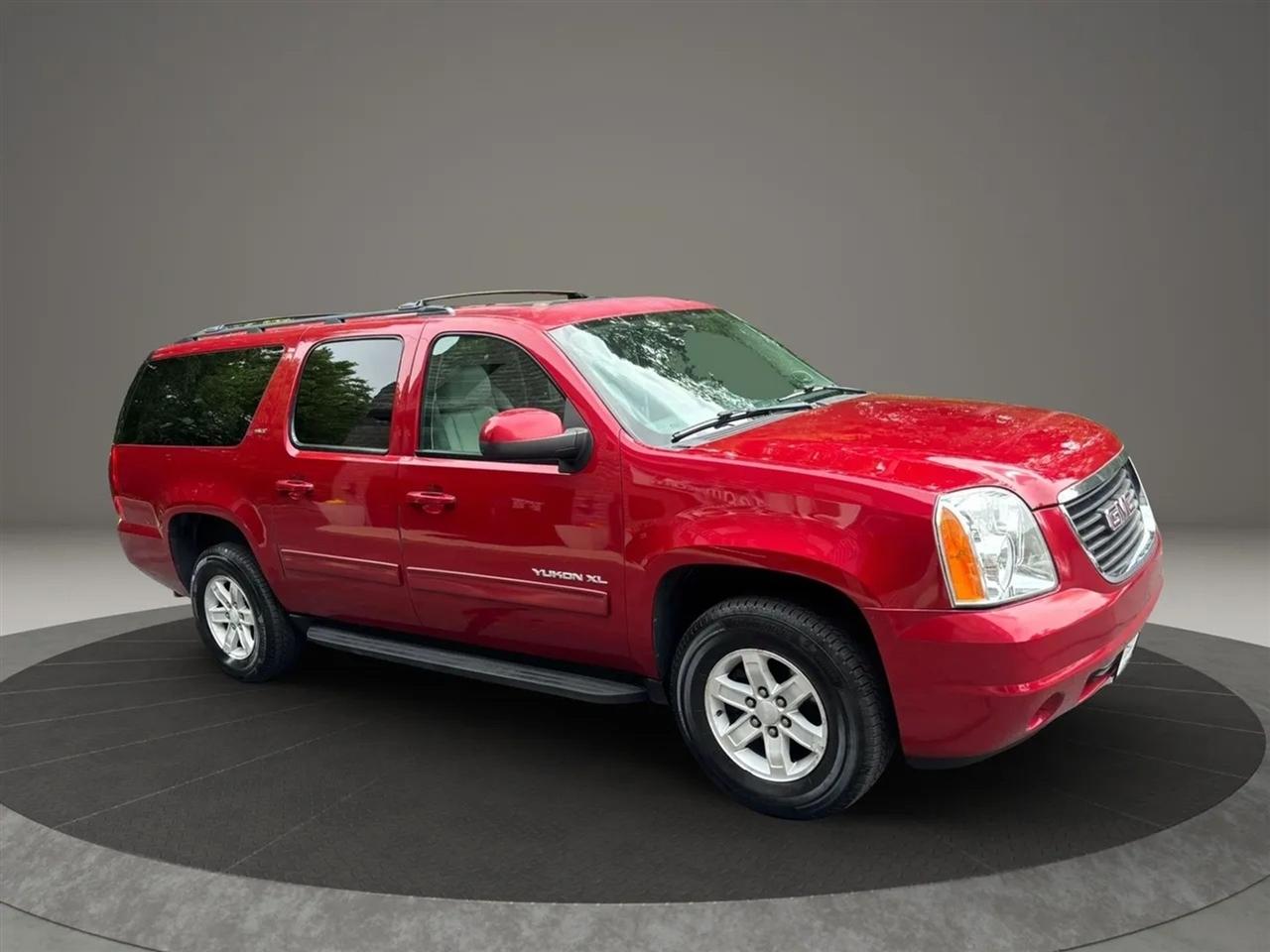 GMC Yukon XL SLT 1/2 Ton 4WD 2013