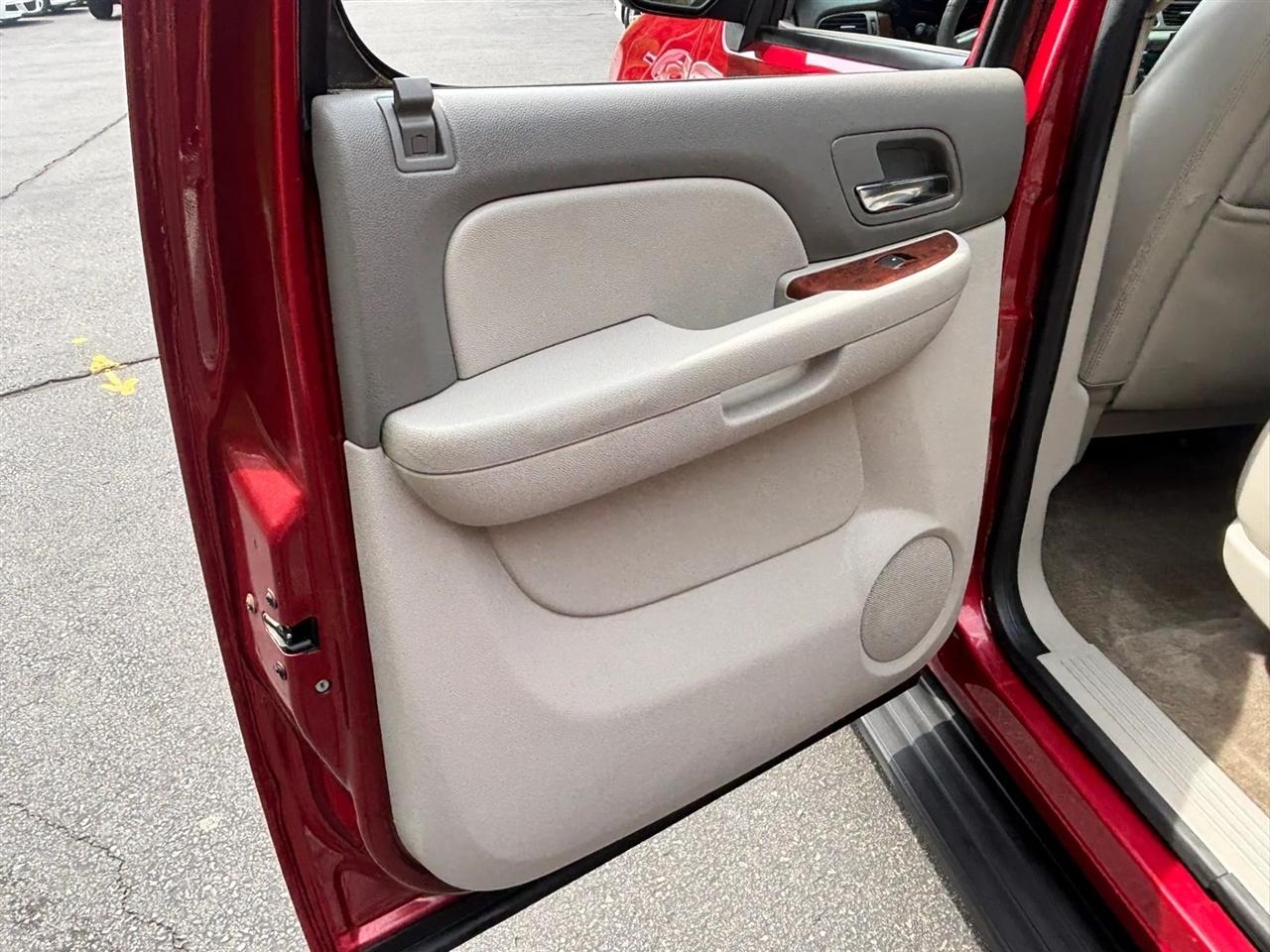 GMC Yukon XL SLT 1/2 Ton 4WD 2013