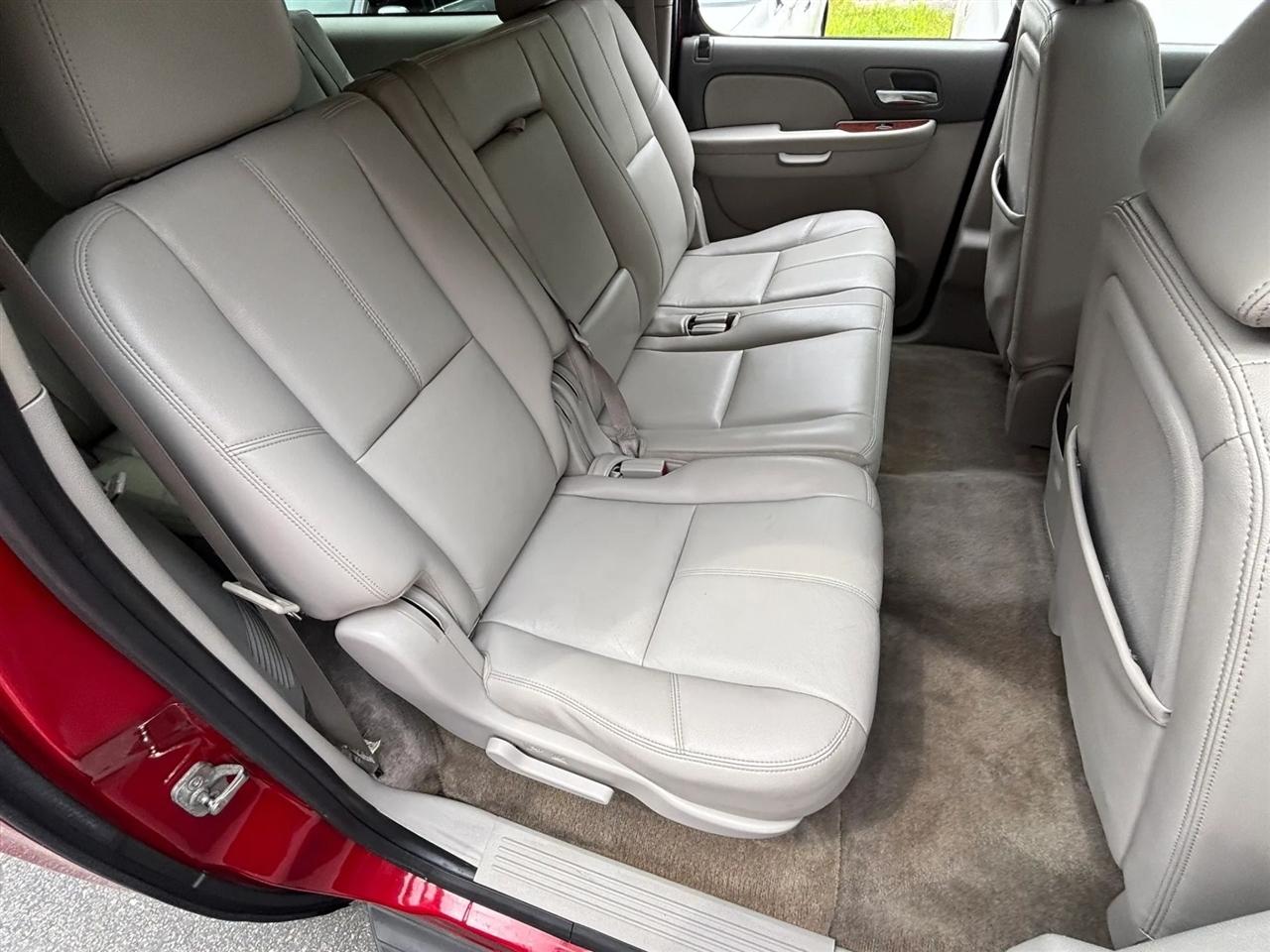 GMC Yukon XL SLT 1/2 Ton 4WD 2013