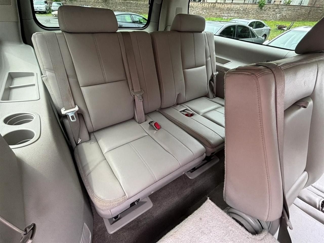 GMC Yukon XL SLT 1/2 Ton 4WD 2013
