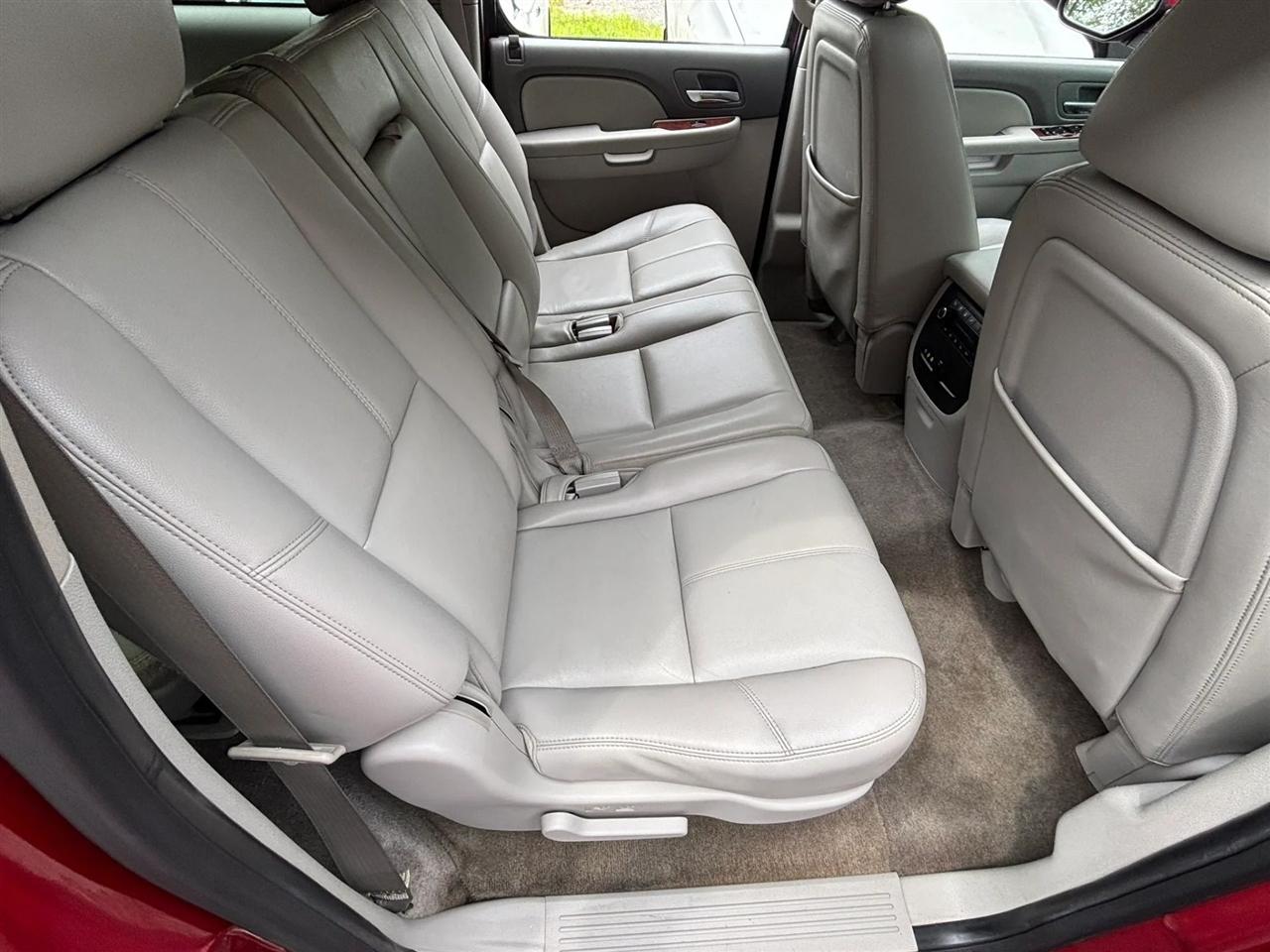 GMC Yukon XL SLT 1/2 Ton 4WD 2013