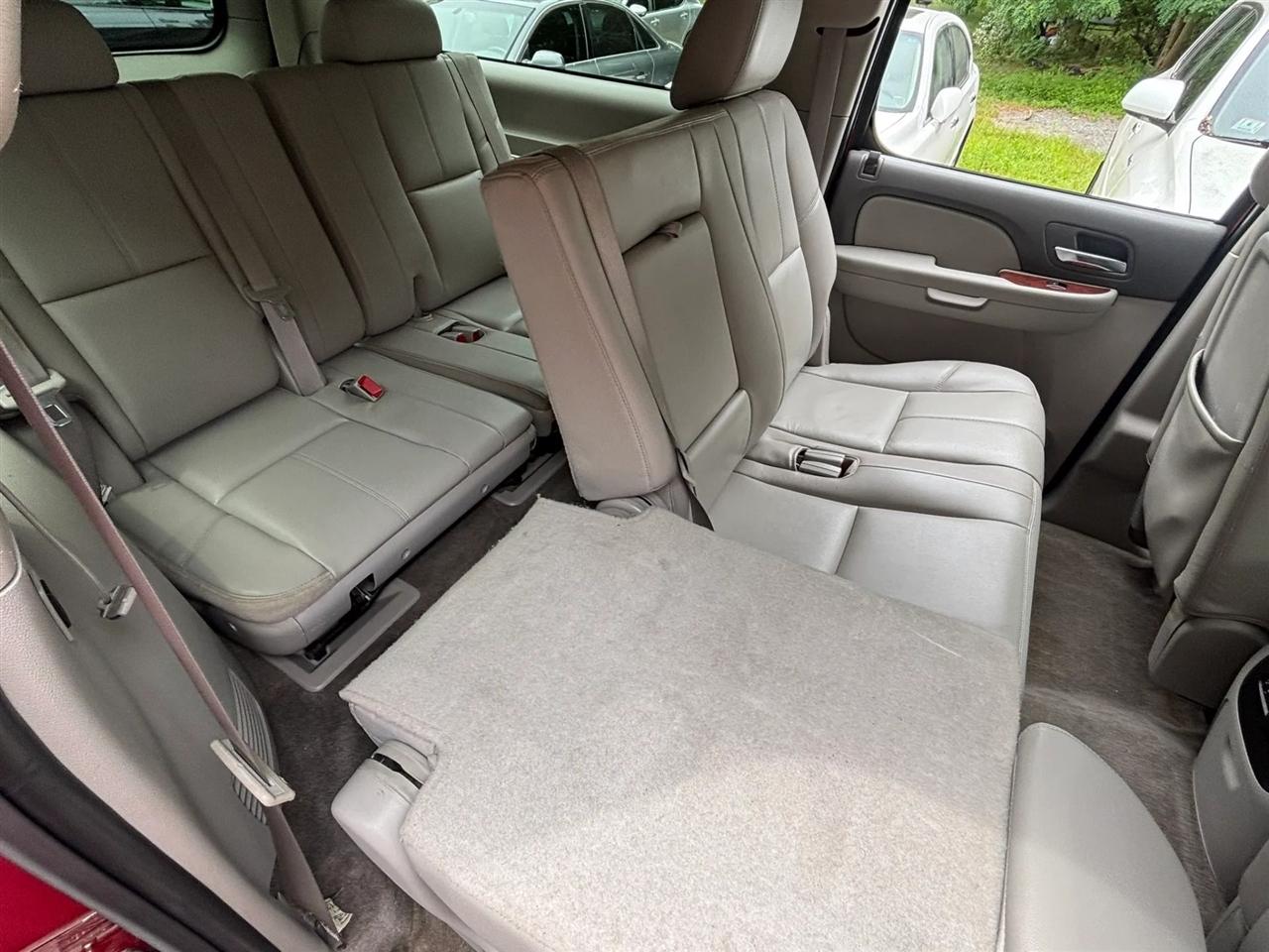 GMC Yukon XL SLT 1/2 Ton 4WD 2013