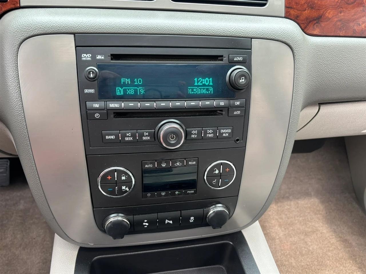 GMC Yukon XL SLT 1/2 Ton 4WD 2013