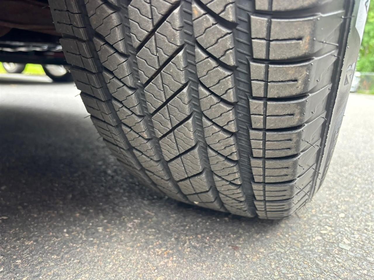 GMC Yukon XL SLT 1/2 Ton 4WD 2013