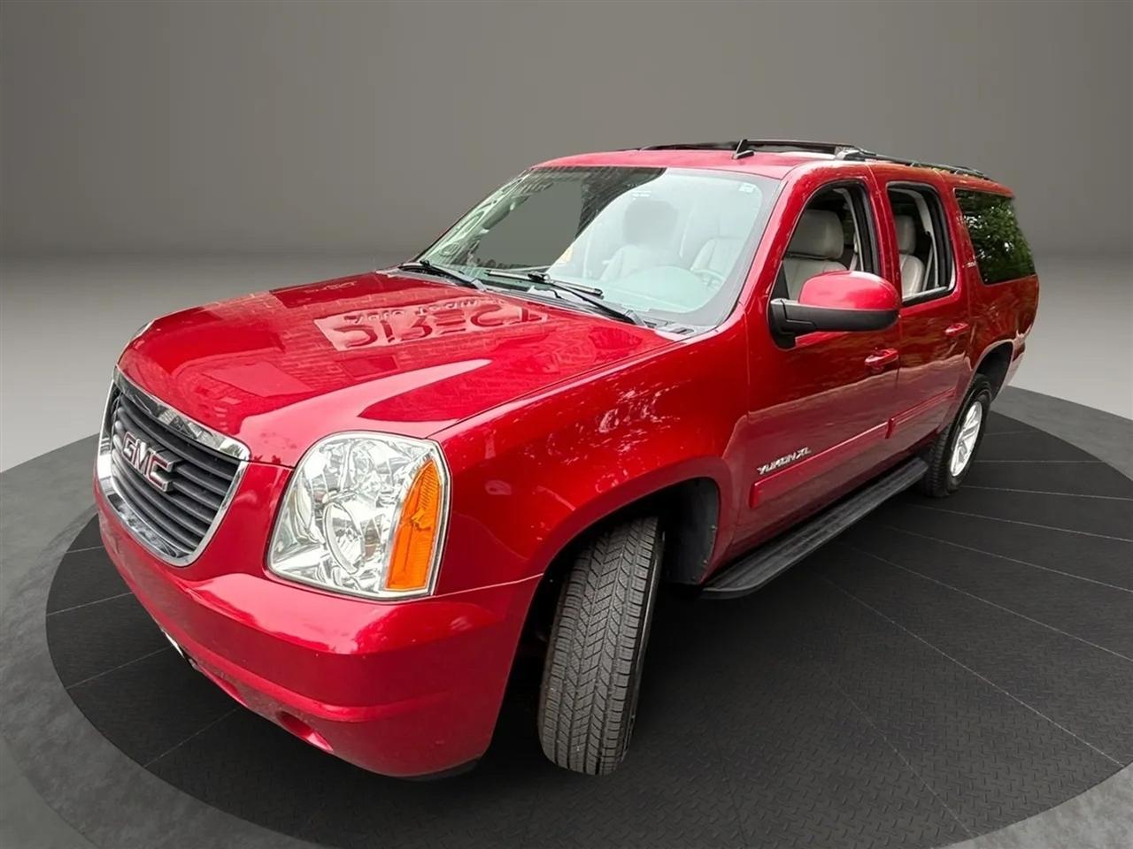 GMC Yukon XL SLT 1/2 Ton 4WD 2013